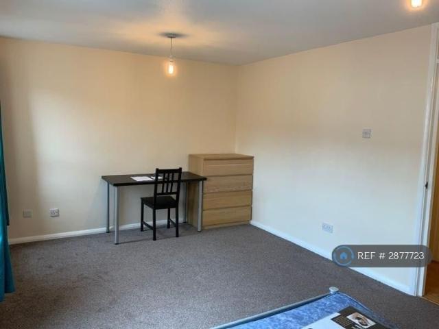 Apartment for rent in Sleepers' Hill, Hampshire