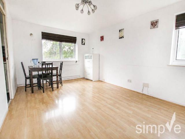 Flat for rent in Hayes, Greater London