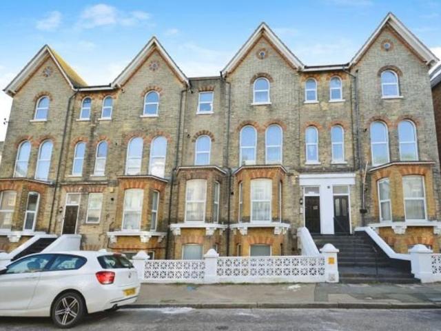 Flat for rent in Cliftonville West, Acol