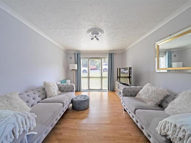 Apartment for rent in Cross In Hand, East Sussex