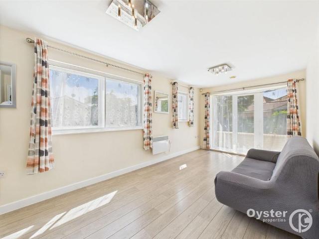 Apartment for rent in London Borough of Hounslow, Greater London