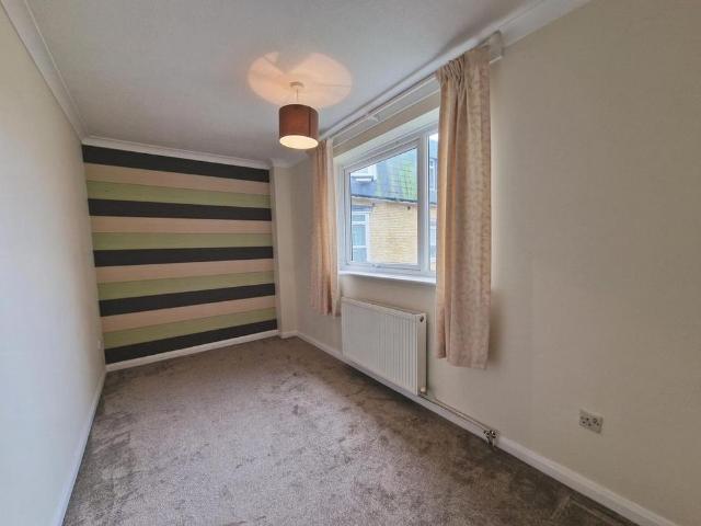 Apartment for rent in Upper Deal, Ash