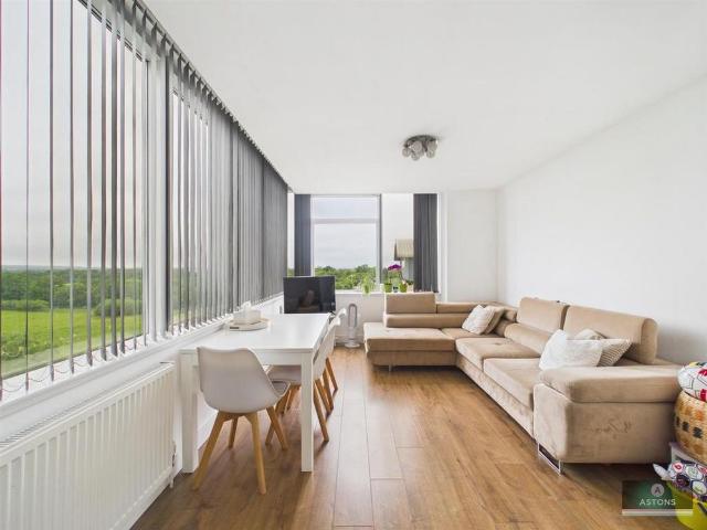 Apartment for rent in Lowfield Heath, Glynde
