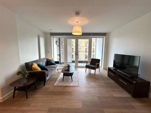 Apartment for rent in Ashley Park, Surrey
