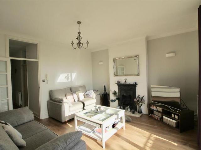 Apartment for rent in Alton Barnes, Essex