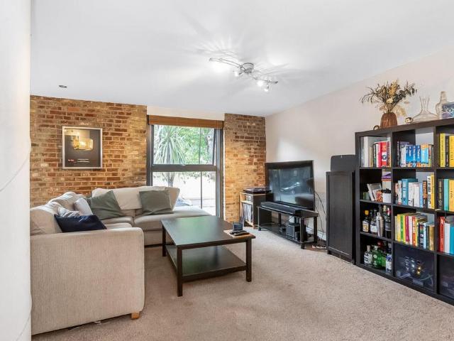 Flat for rent in London Borough of Lewisham, Lower Sydenham