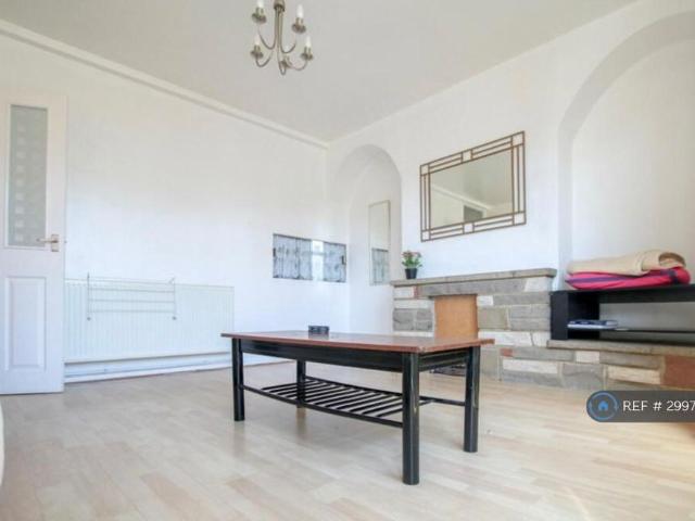 Apartment for rent in Bromley-by-Bow, Poplar Grove