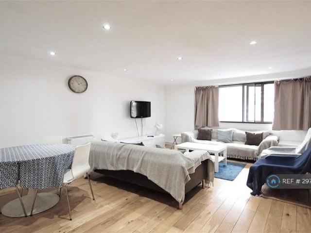 Apartment for rent in Earl's Court, Greater London