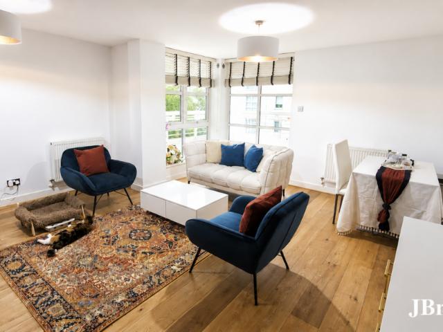 Flat for rent in Silvertown, Greater London