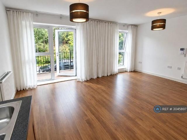 Apartment for rent in Barnes Cray, Greater London