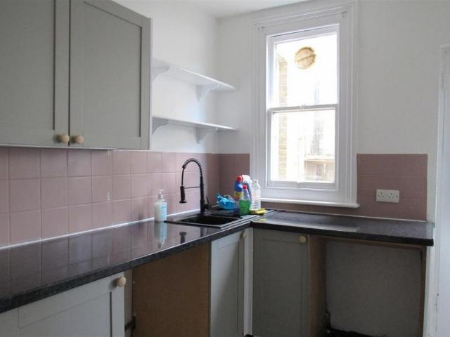 Apartment for rent in Oxenden, Canterbury