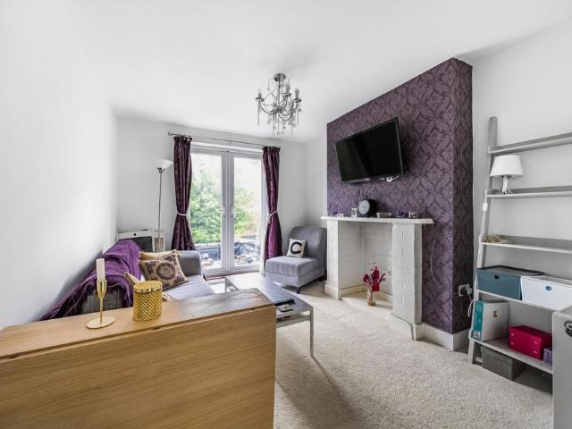 Flat for rent in Kensal Town, Greater London