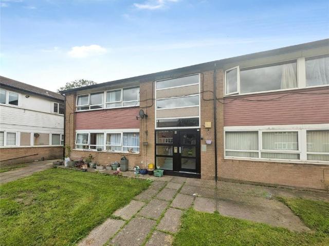 Flat for rent in Kirkhams, Bury
