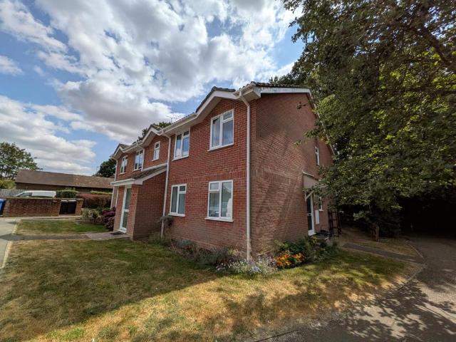Flat for rent in Hart, Hampshire