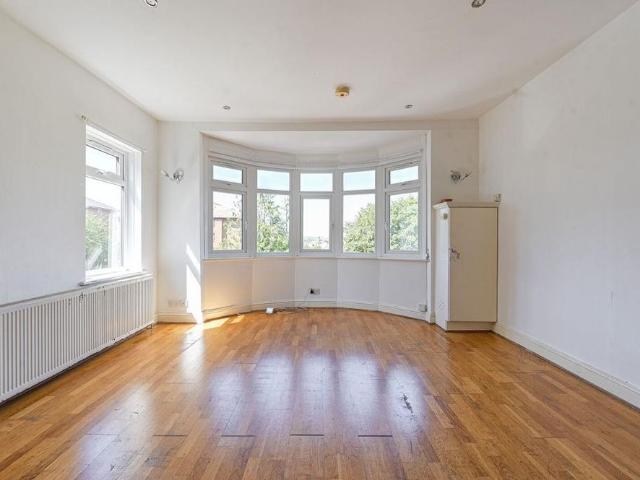 Apartment for rent in London Borough of Croydon, Addiscombe