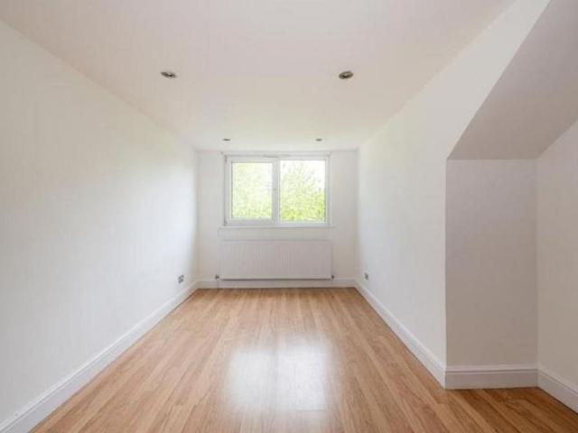 Apartment for rent in Colney Hatch, Isle Of Man