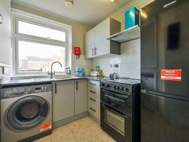 Apartment for rent in Brentham Garden Suburb, Greater London
