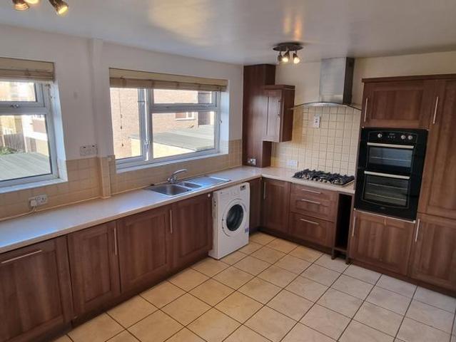 Flat for rent in Shortlands, Shortlands