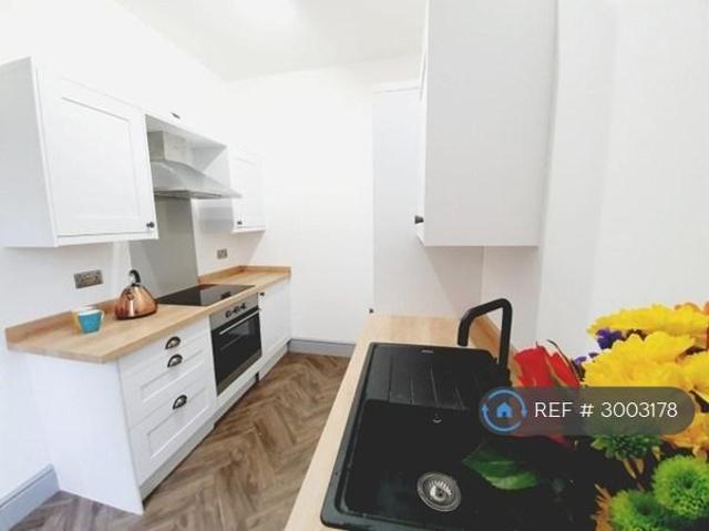 Flat for rent in Caldermill, East Midlands