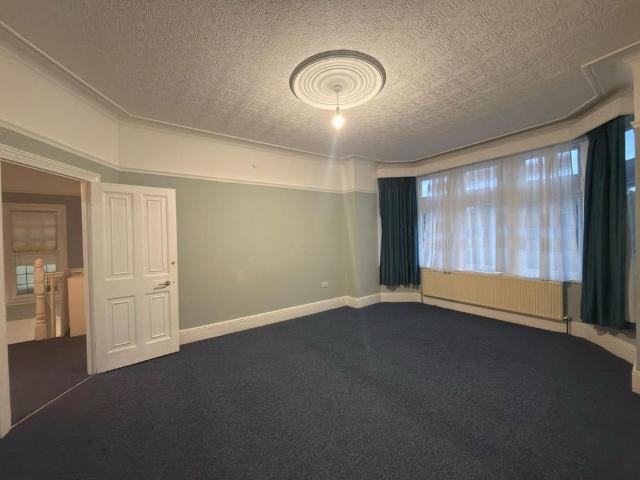 Apartment for rent in Gants Hill, Greater London