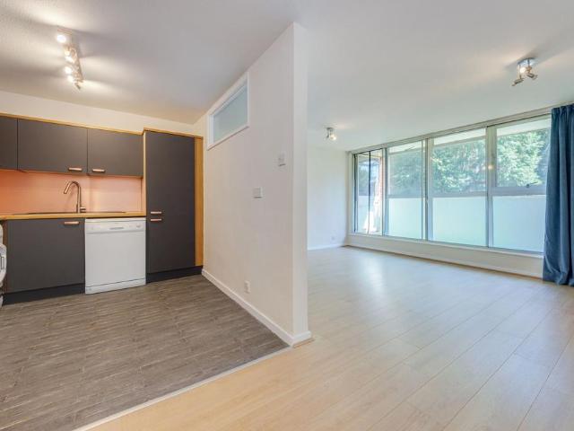 Flat for rent in Church End, Greater London