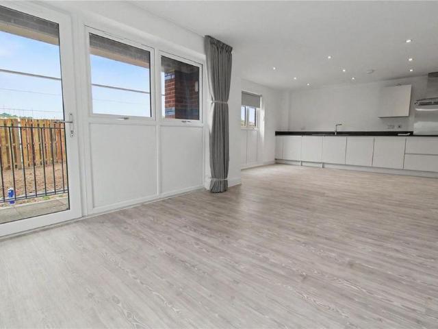 Apartment for rent in Castle Hill, Monks Orchard