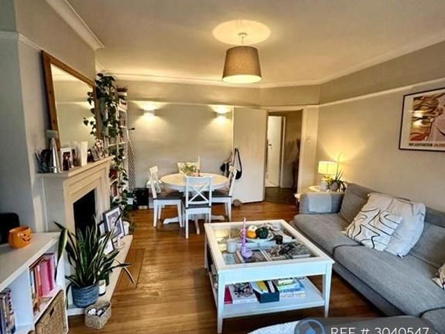 Apartment for rent in The Wrythe, Greater London
