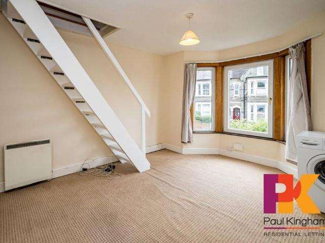 Apartment for rent in Totteridge, Cressex