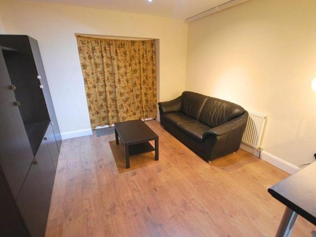 Apartment for rent in Alperton, Greater London