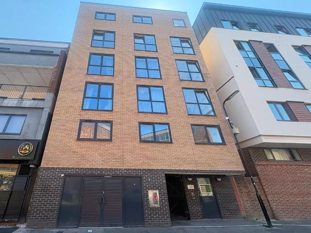 Flat for rent in The Polygon, City Of Southampton