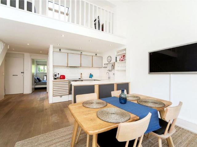 Apartment for rent in North Kensington, Greater London