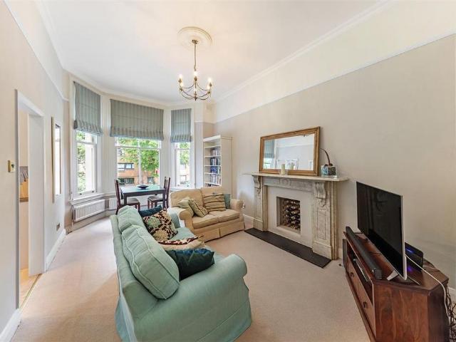 Flat for rent in Brompton, Greater London