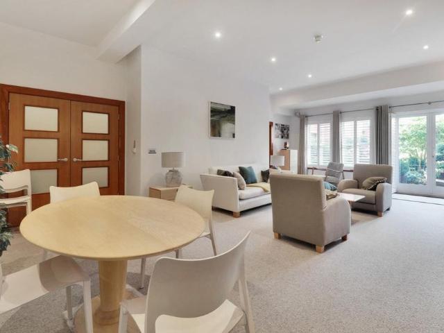 Apartment for rent in Sandown Park, Kent
