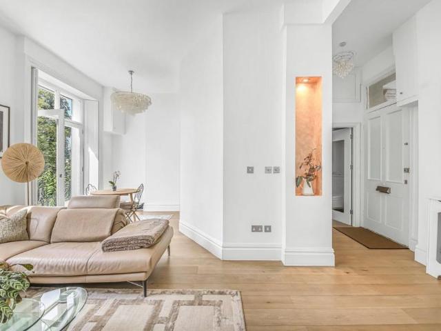 Apartment for rent in Chalk Farm, Greater London