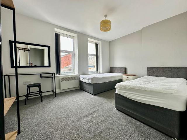 Flat for rent in Foxhall, Blackpool