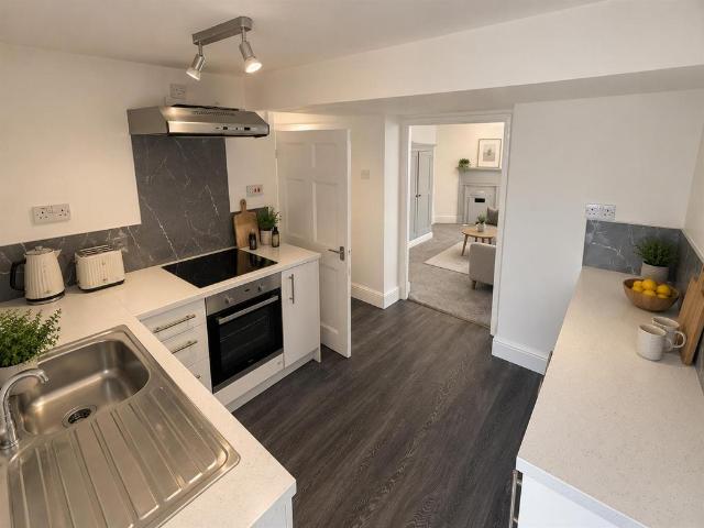 Flat for rent in Trosnant, Griffithstown