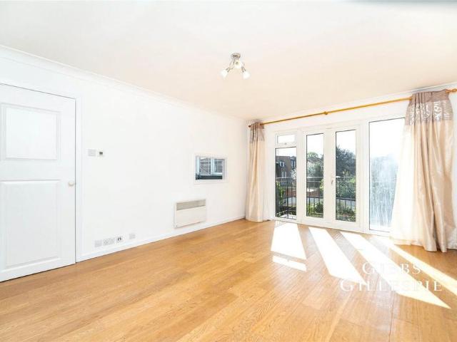 Apartment for rent in London Borough of Ealing, Perivale