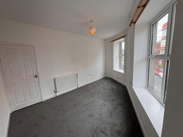 Apartment for rent in Cimla, Neath