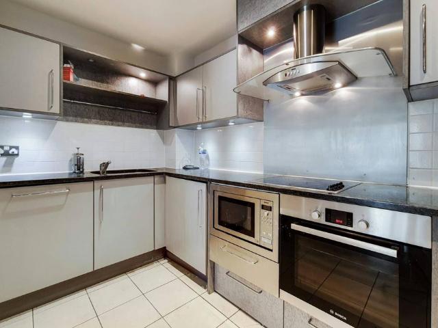 Flat for rent in Vauxhall, Greater London