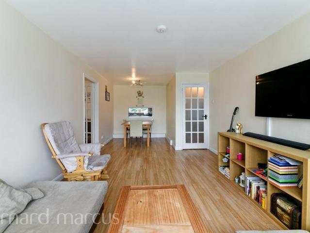 Apartment for rent in London Borough of Croydon, Waddon