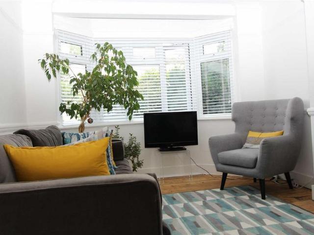 Apartment for rent in Debden Green, Epping