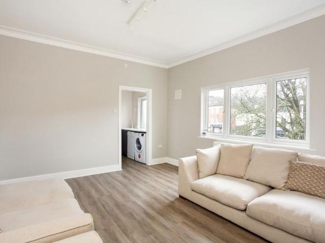 Apartment for rent in London Borough of Croydon, Purley
