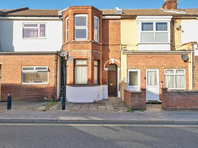 Flat for rent in Buckland, City Of Portsmouth