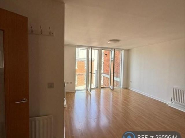 Apartment for rent in St James, Sandown Park