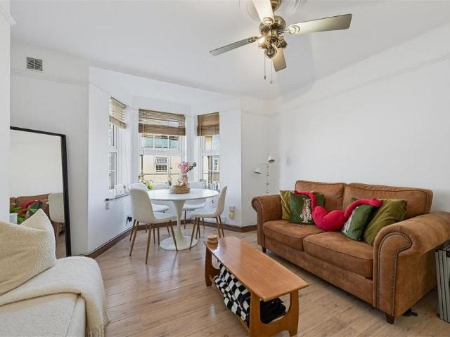 Apartment for rent in London Borough of Merton, Greater London