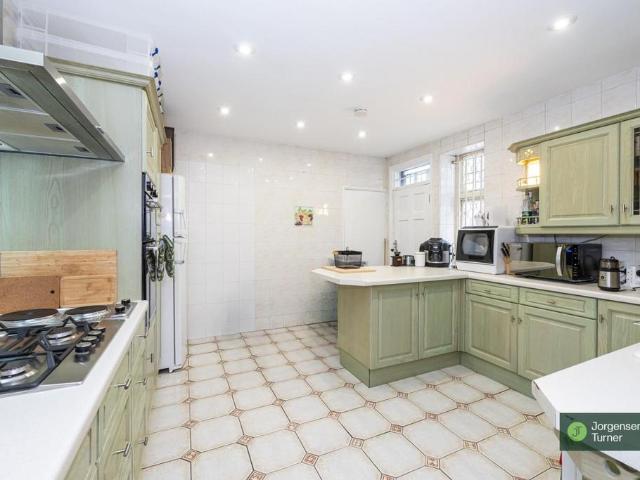 Flat for rent in Brondesbury, Isle Of Man