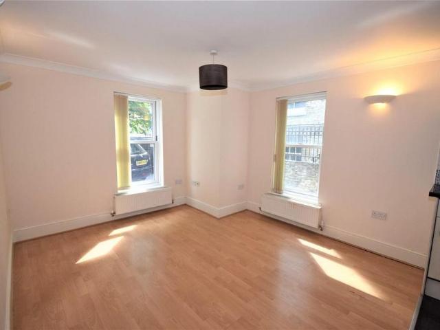 Apartment for rent in Binstead, Ryde