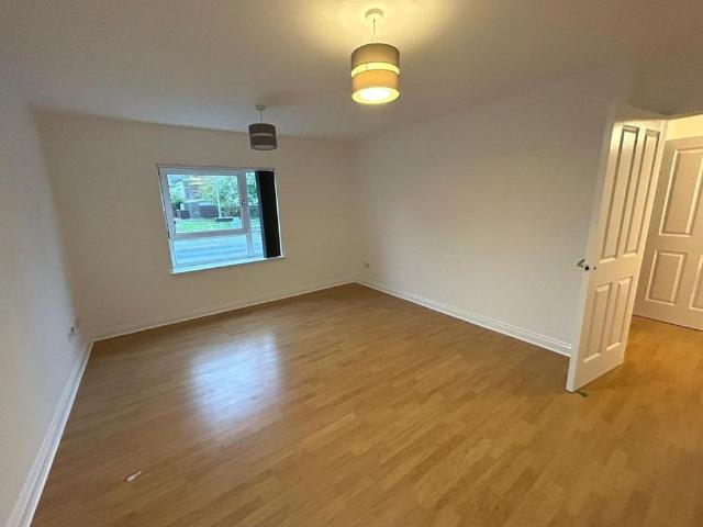 Apartment for rent in Elderslie, Scotland