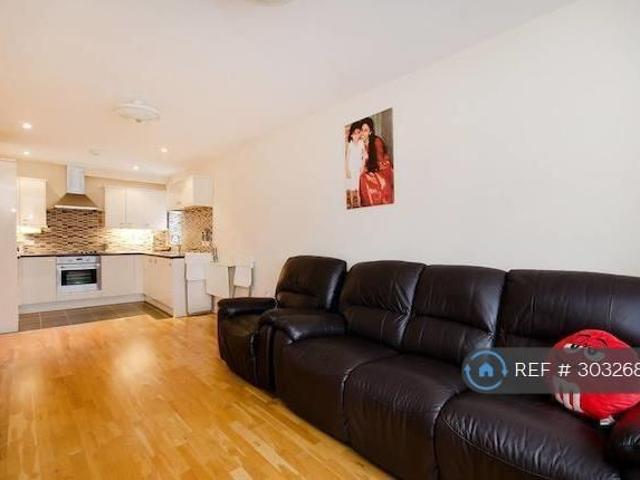 Apartment for rent in Wealdstone, Greater London