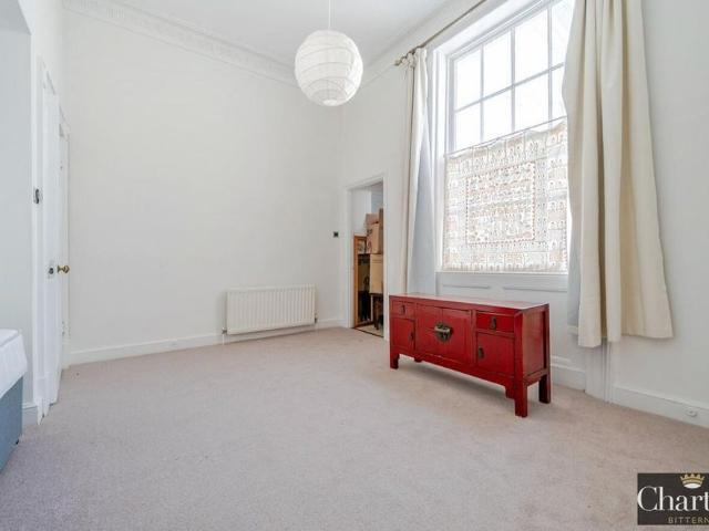 Apartment for rent in Brighton Marina Village, Brighton
